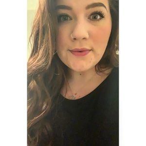 Meet your Posher, Laily